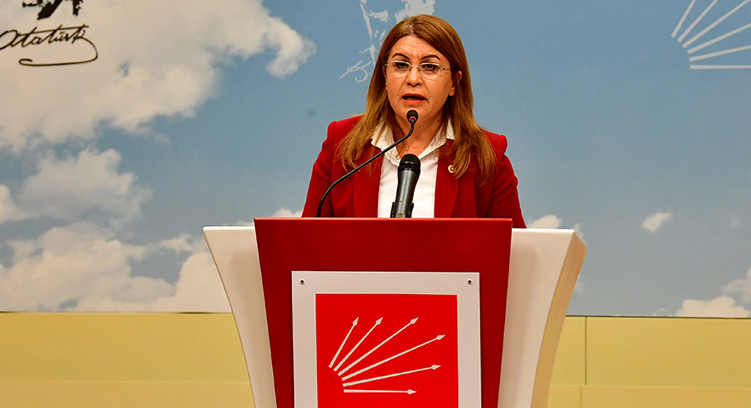 “KATLEDİLEN AYDINLARI UNUTMADIK”