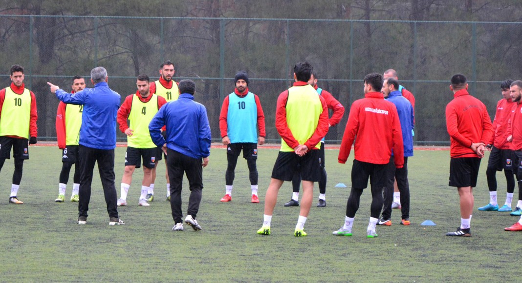 KIZILCABÖLÜKSPOR, BERGAMA’YI AĞIRLIYOR