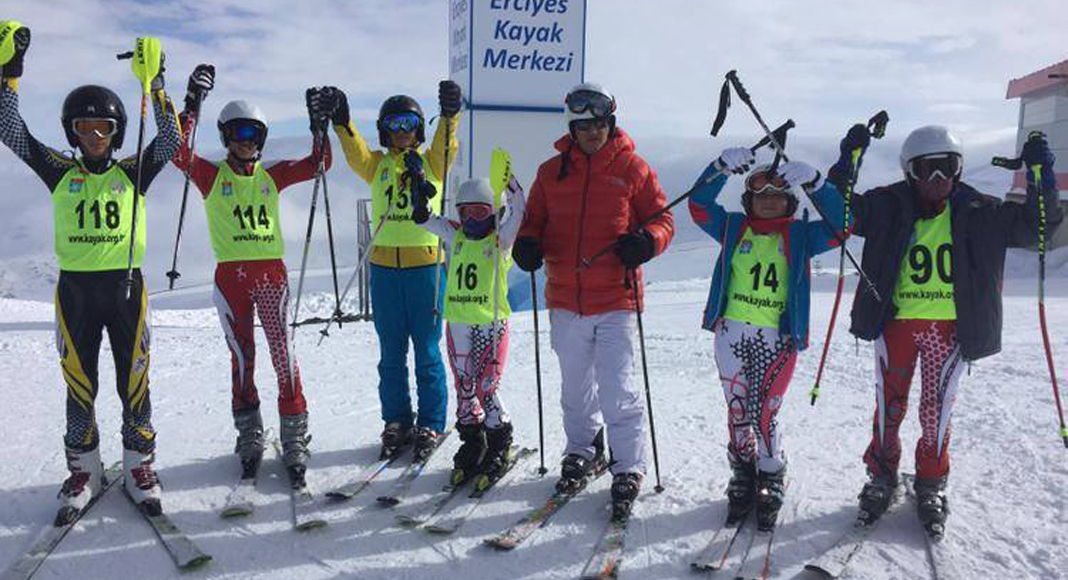 İLK KEZ MADALYA ALDILAR