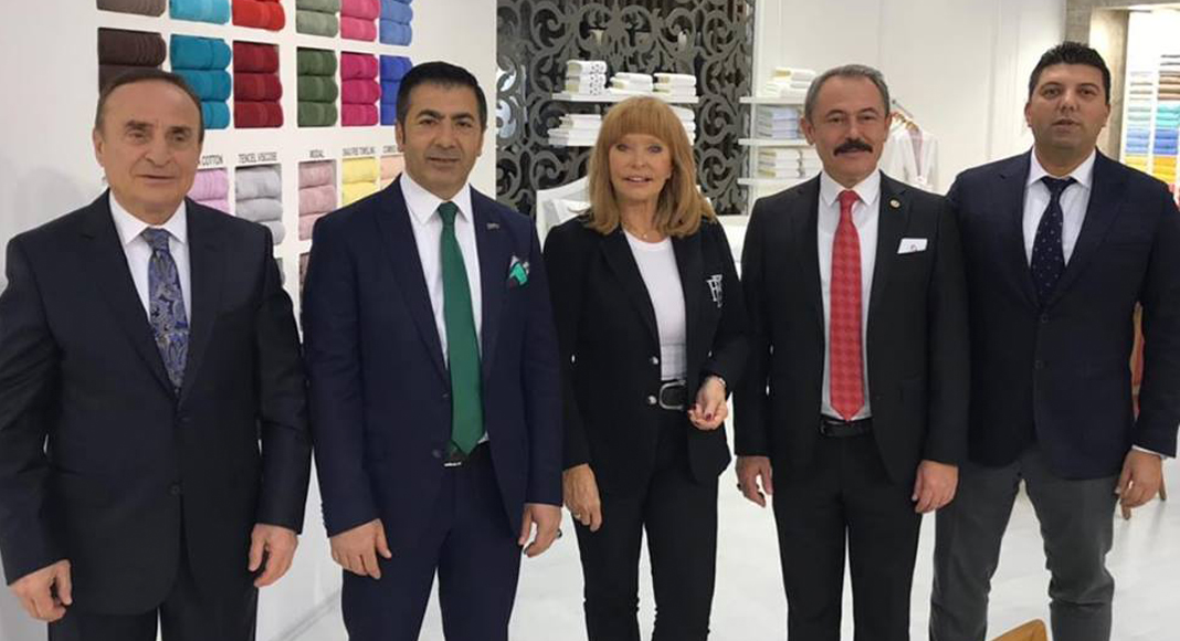 DENİZLİSPOR’A ÖRNEK BAĞIŞLAR