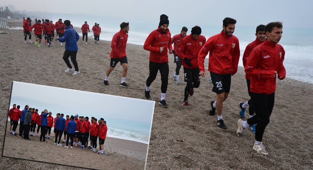 KIZILCABÖLÜKSPOR SAHİLDE ÇALIŞIYOR