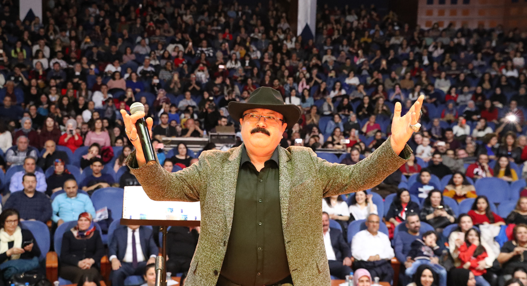 BARIŞ MANÇO ŞARKILARIYLA ANILDI