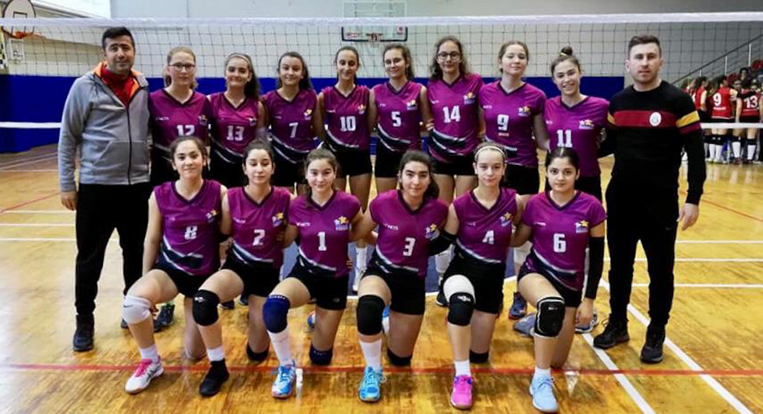 ANALİG’DE VOLEYBOLCULAR YARI FİNALDE