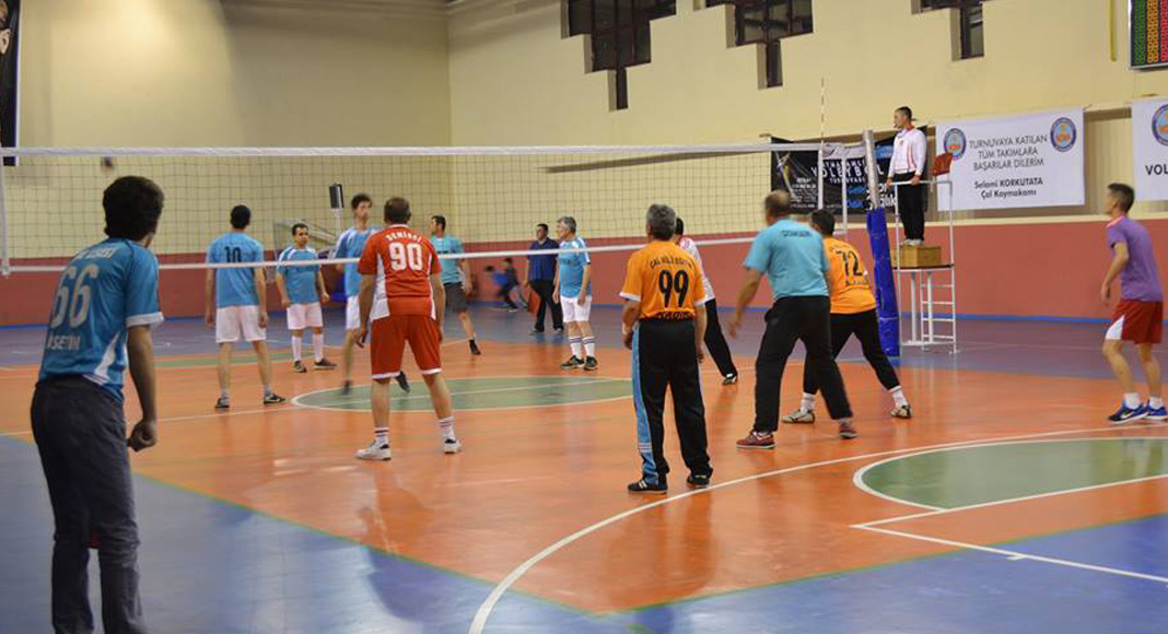 ÇAL’DA VOLEYBOL HEYECANI BAŞLIYOR
