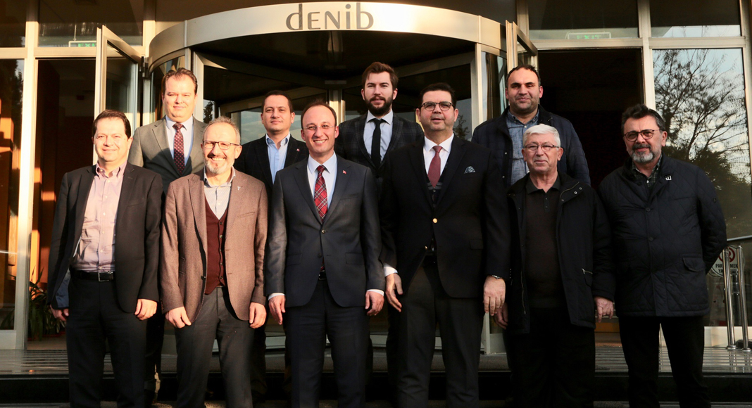 PROJELERİNİ İŞ DÜNYASI İLE PAYLAŞTI