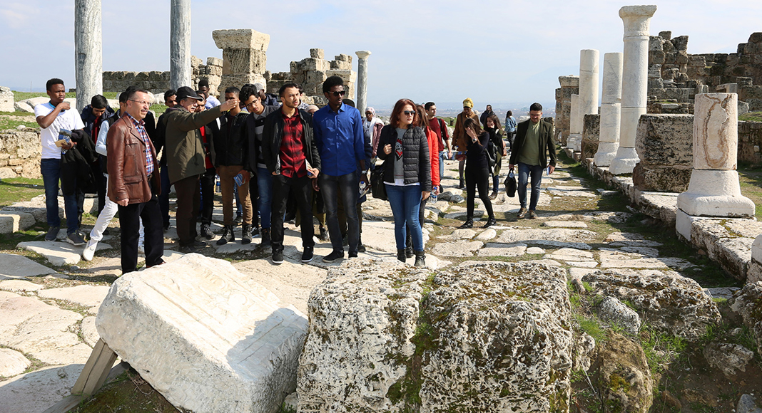 ÖĞRENCİLER ANTİK ÇAĞA YOLCULUK YAPTI