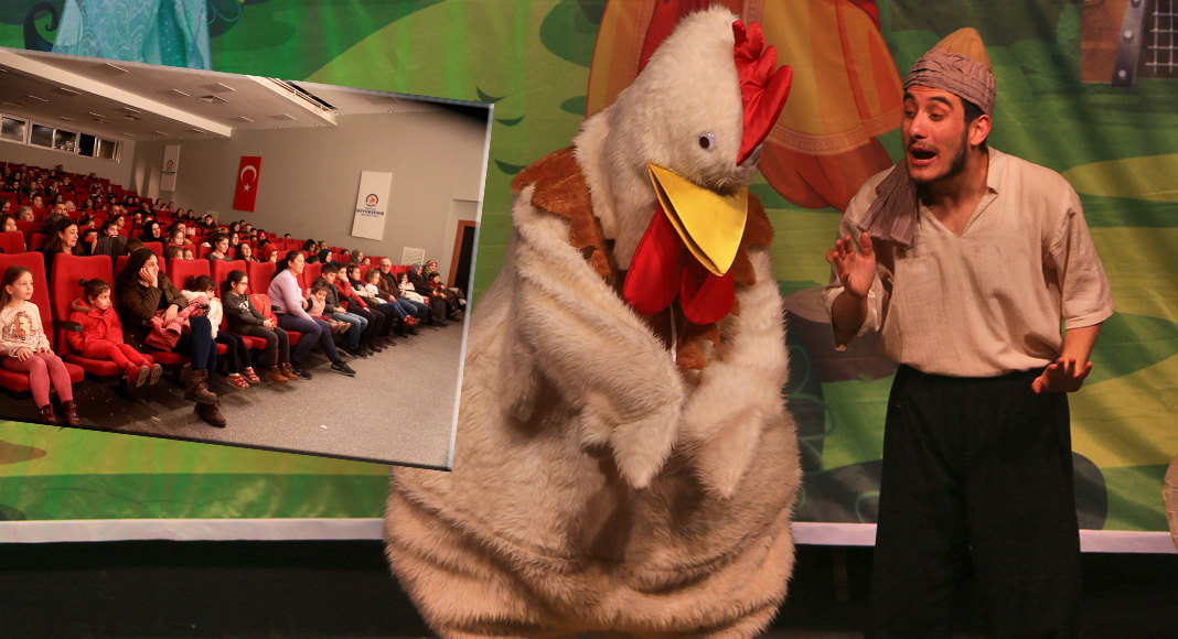 ÇOCUKLAR TİYATROYA DOYDU