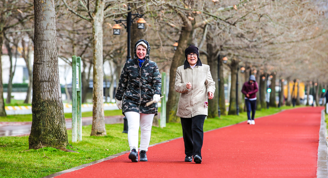 BÜYÜKŞEHİR YÜRÜYÜŞ YOLUNU DÜZENLEDİ