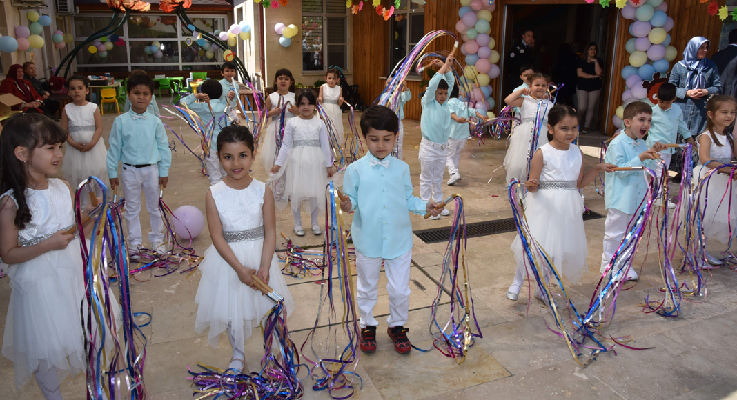 MİNİKLERİN BAHAR ŞENLİĞİ DANSI