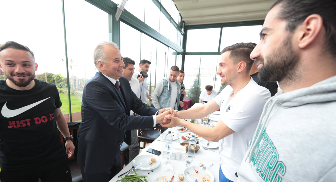 DENİZLİSPOR’A MORAL YEMEĞİ