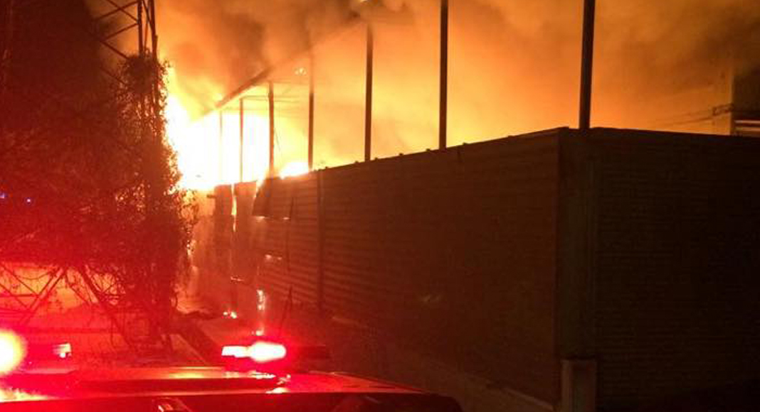 DENİZLİ’DE FABRİKA KÜL OLDU