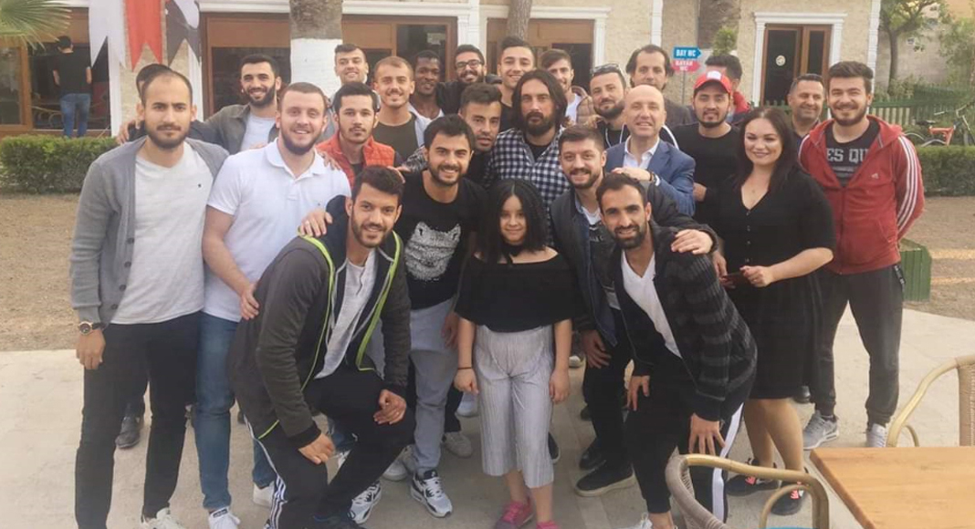 ÖZBAŞ MAKAMDA OTURMUYOR…