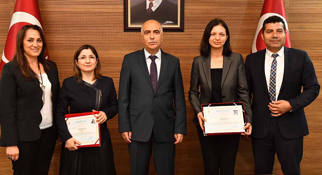 SAĞLIK ÇALIŞANLARINA BAŞARI BELGESİ