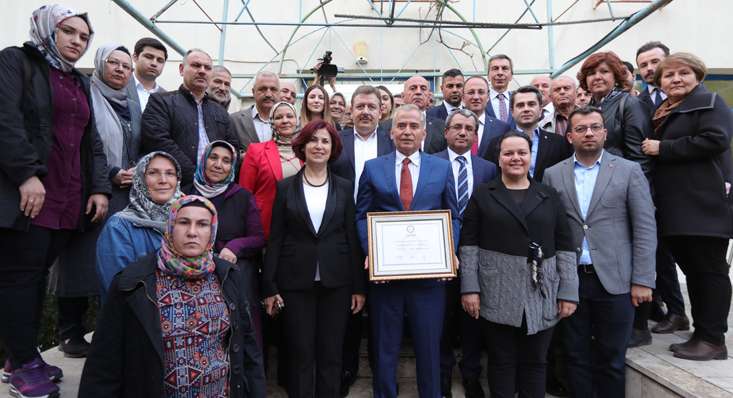 BAŞKAN ZOLAN MAZBATASINI ALDI