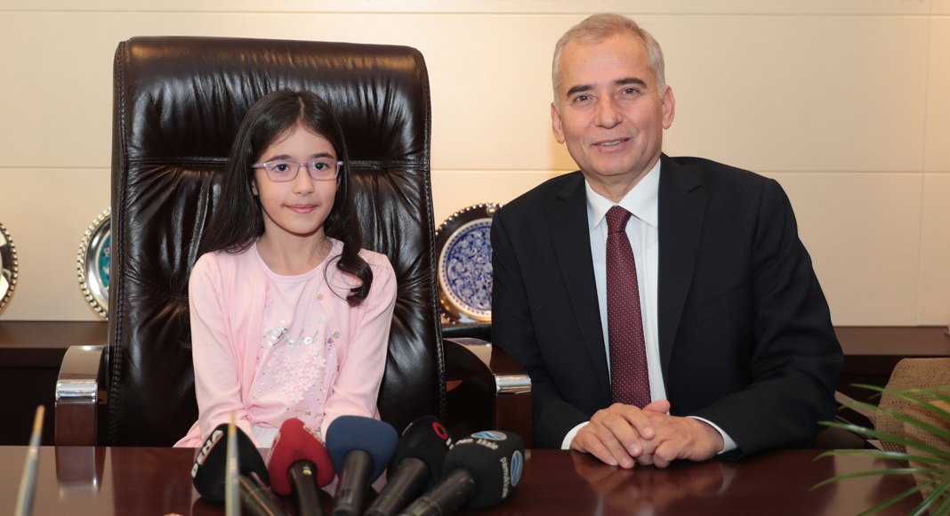 BAŞKAN ZOLAN KOLTUĞUNU DEVRETTİ!