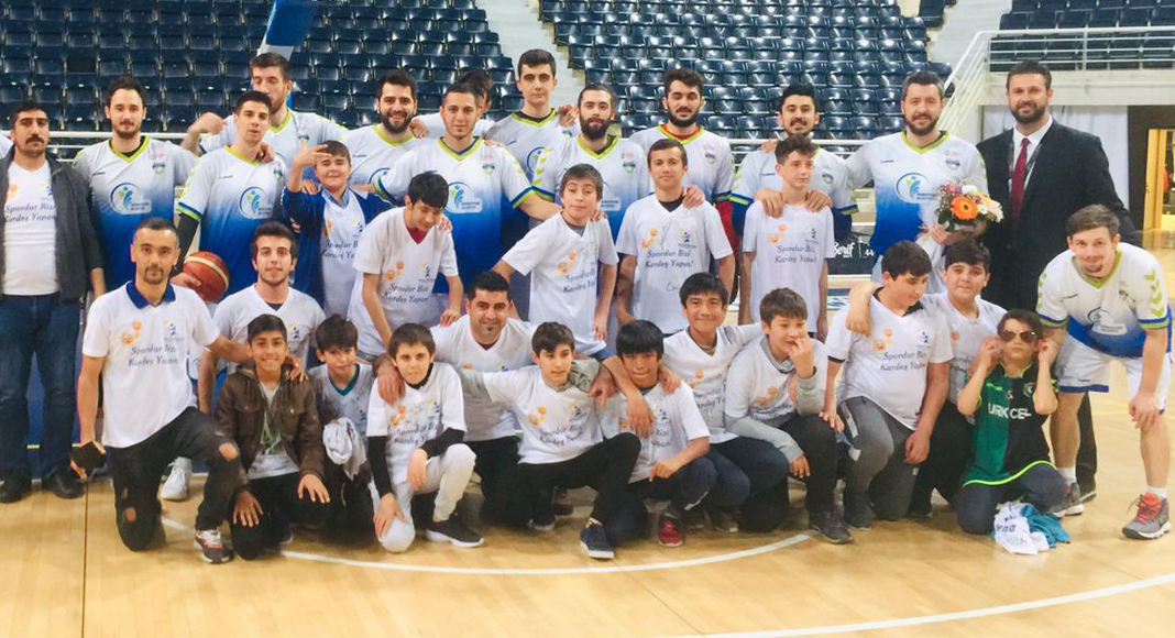 ÖĞRENCİLER, ÇOCUKLARI AĞIRLADI