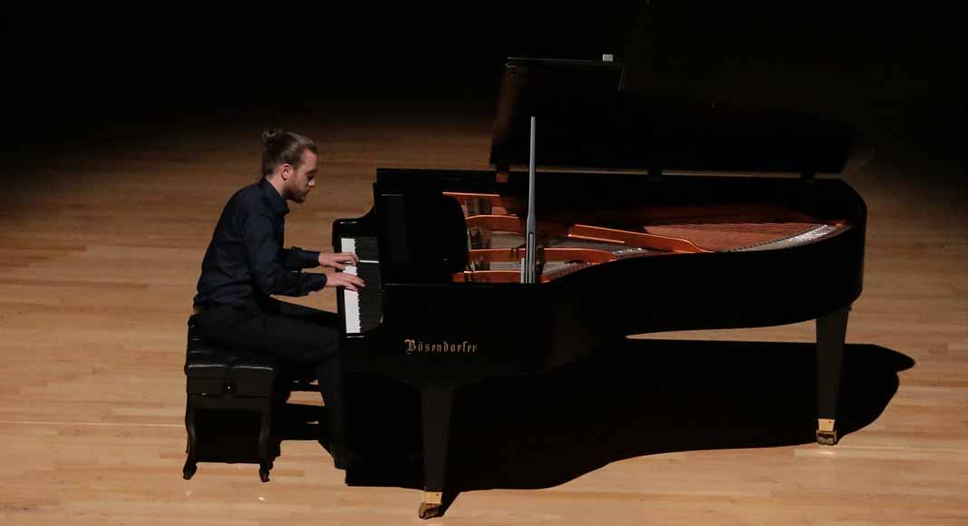 BÜYÜKŞEHİR’DEN PİYANO RESİTALİ