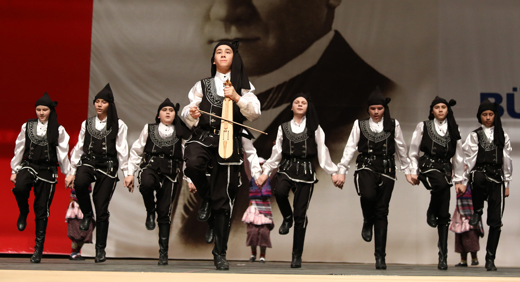 ÇOCUKLARDAN MUHTEŞEM PERFORMANS