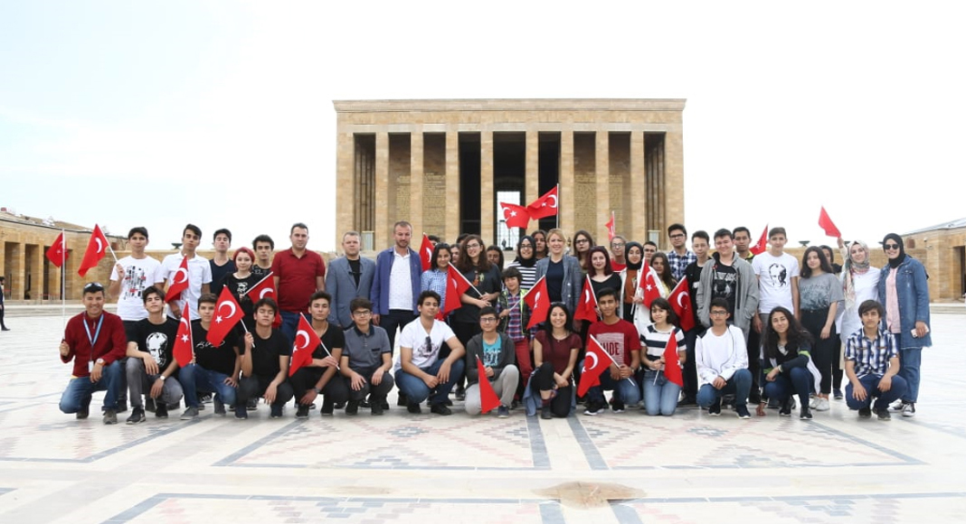 DOĞAN, GENÇLERLE ATA’NIN HUZURUNDA