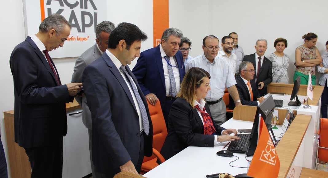 AÇIK KAPI HİZMETE GİRDİ