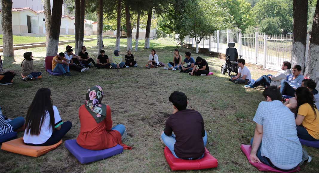 GENÇLER, STK TEMSİLCİLERİYLE BULUŞUYOR