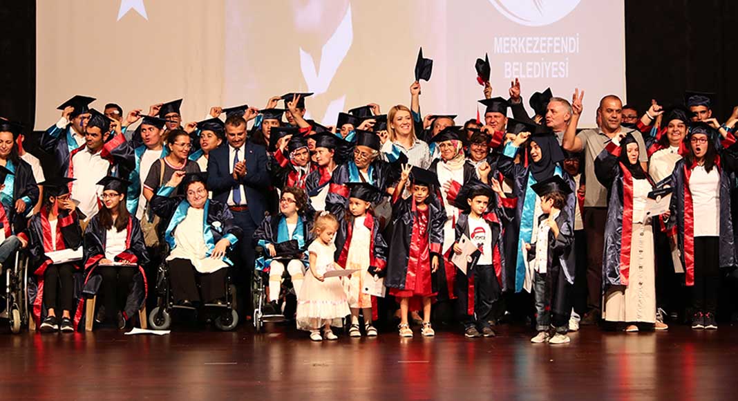ÖZEL ÖĞRENCİLER MEZUN OLDU