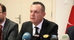 DENİZLİSPOR’DA ALKIŞLAR ALİ ÇETİN’E