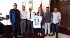 VALİ KARAHAN’A DENİZLİ BASKET FORMASI