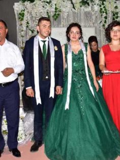 YEĞENLERİN YÜZÜĞÜNÜ BAŞKAN TAKTI