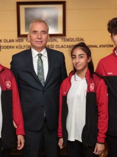 BÜYÜKŞEHİR, SPORCULARINI ŞAMPİYONAYA UĞURLADI