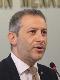 AKBABA: ERDAL İNÖNÜ’YÜ SAYGIYLA ANIYORUZ