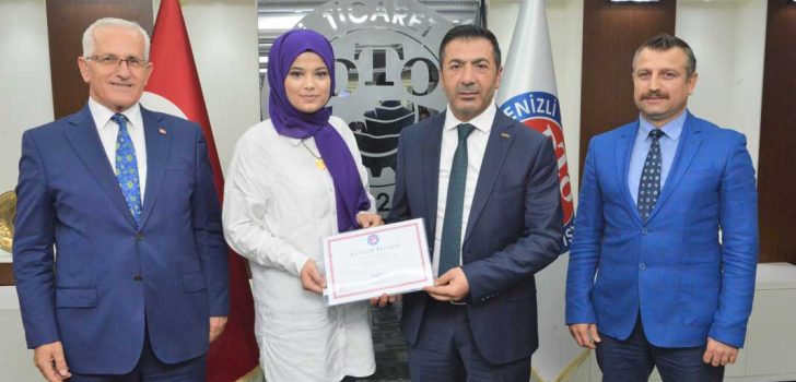 DTO’NUN EĞİTİMLERİNDE KURSİYERLERE BELGELERİ VERİLDİ