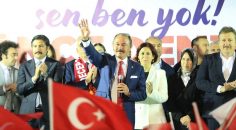 AY-YILDIZIN ALTINDA KENETLENELİM!