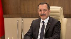 “29 EKİM, TÜRK MİLLETİNİN DEMOKRASİYE OLAN İNANCININ SİMGESİDİR”