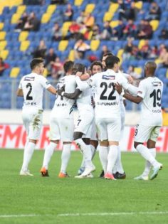 DENİZLİSPOR ŞEN DÖNÜYOR: 2-0