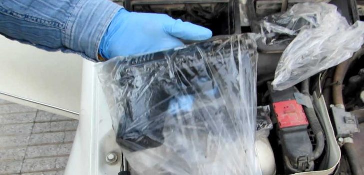 SİLAH KAÇAKÇILARI YAKALANDI