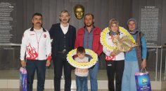 DÜNYA İKİNCİSİ COŞKUYLA KARŞILANDI