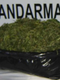 EMEKLİ EMNİYET AMİRİ UYUŞTURUCUYLA YAKALANDI