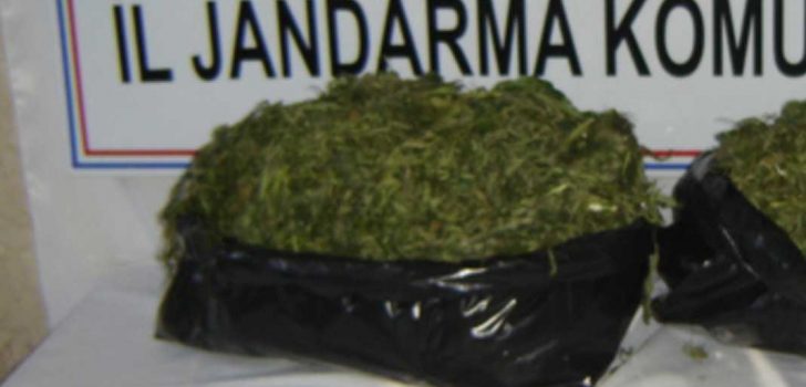 EMEKLİ EMNİYET AMİRİ UYUŞTURUCUYLA YAKALANDI