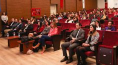 PAÜ’DE GENÇ İLETİŞİMCİLERE DERS