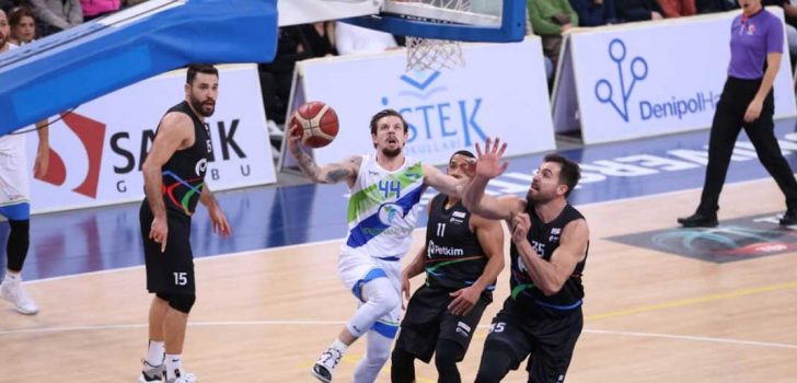 MERKEZEFENDİ BASKET TUTULMUYOR: 82-73