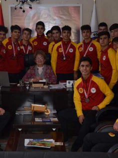BOZKURT’UN GURURU OLDULAR