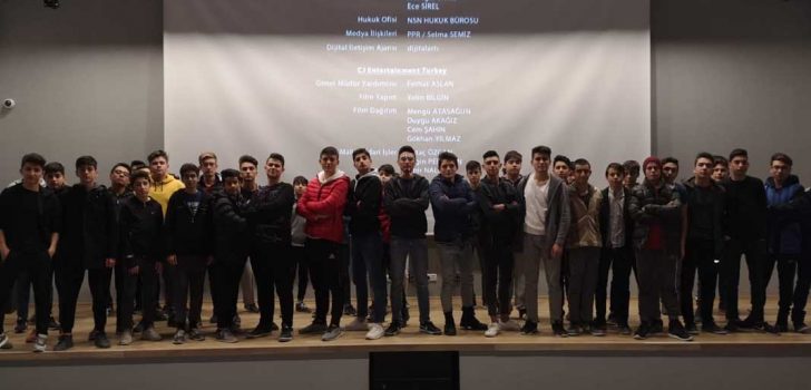 GENÇLER ‘AYKUT ENİŞTE’Yİ İZLEDİ