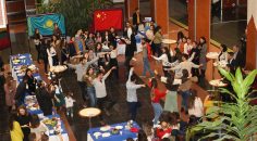 FARKLI ÜLKELERDEN ÖĞRENCİLER BİRLİKTE ZEYBEK OYNADI