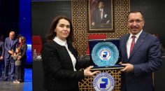 ÖZEL ÖDÜLÜ CUMHURBAŞKANI ERDOĞAN’DAN ALDI