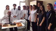 HASTANEDE MUTLU EDEN DOĞUM GÜNÜ SÜRPRİZİ