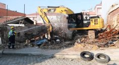 MERKEZEFENDİ’DE METRUK BİNALAR YIKILIYOR