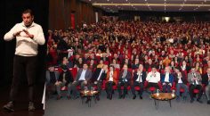 DENİZLİ’DE FATİH PORTAKAL’A YOĞUN İLGİ