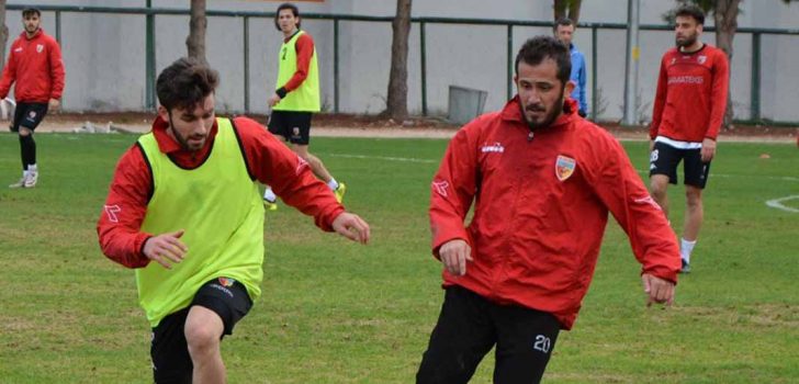 MEKİK YARIN NAZİLLİ İLE OYNUYOR