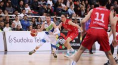 MERKEZEFENDİ BASKET DURDURULAMIYOR